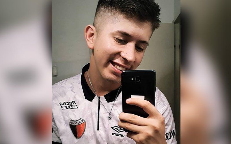 Un futbolista huía de los ladrones, lo atropelló un tren y perdió ambas piernas