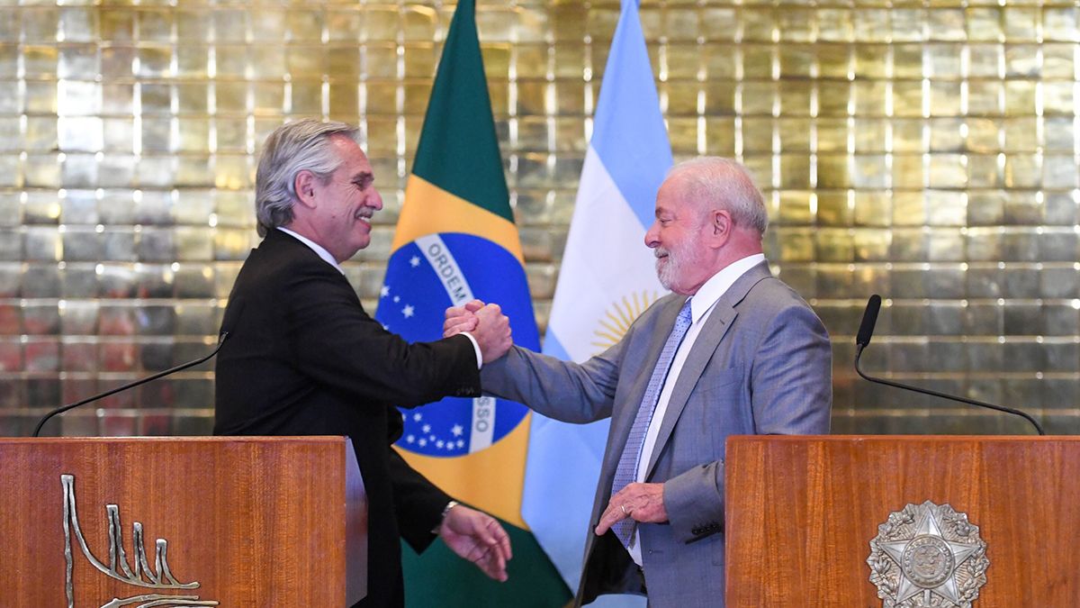 Alberto Fernández mantuvieron una cumbre en Brasil este martes y el mandatario local prometió ayudar a la Argentina.