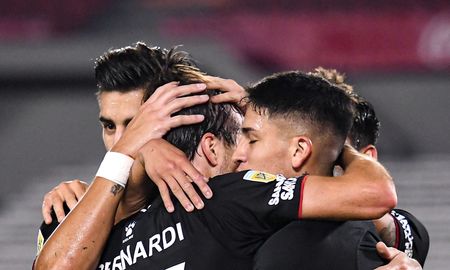 El plantel de Colón se sometió a los hisopados previos al clásico santafesino. El plantel de Colón se sometió a los hisopados previos al clásico santafesino.