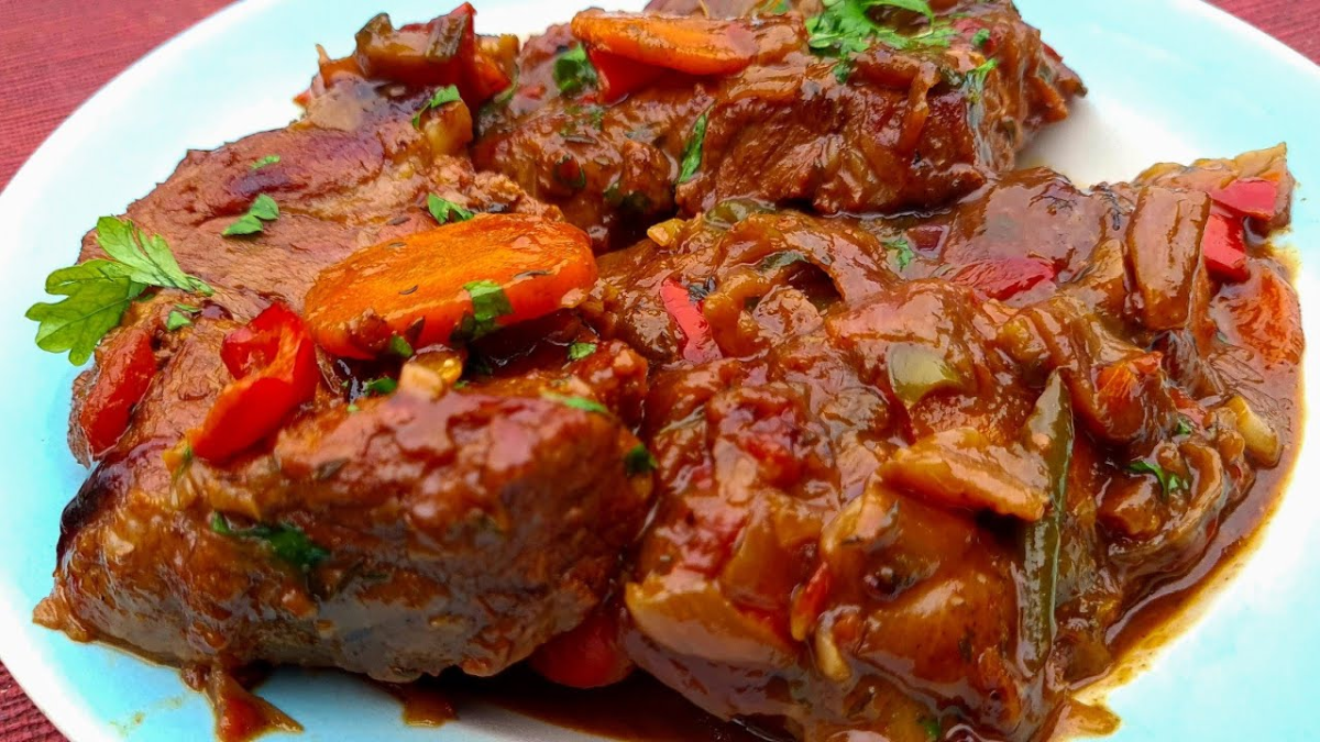 Jimena Monteverde compartió su receta para hacer bondiola a la cerveza de una manera sencilla y rápida. Jimena Monteverde compartió su receta para hacer bondiola a la cerveza de una manera sencilla y rápida.
