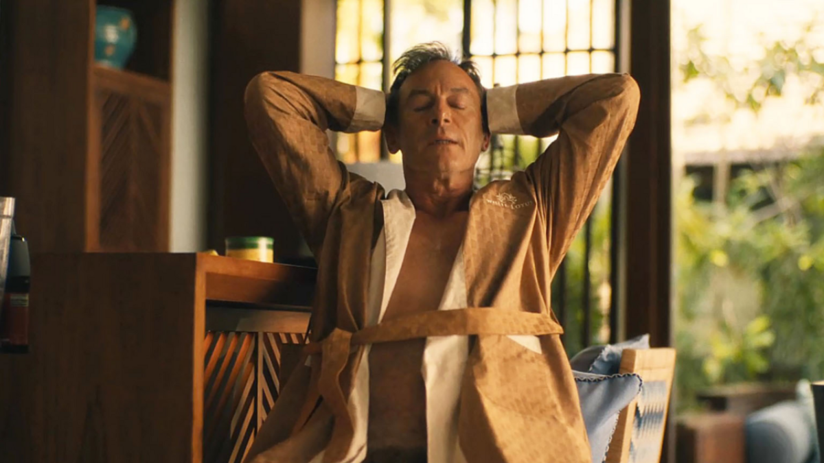 La dura respuesta de Jason Isaacs cuando le preguntaron si usó una prótesis para su desnudo en The White Lotus