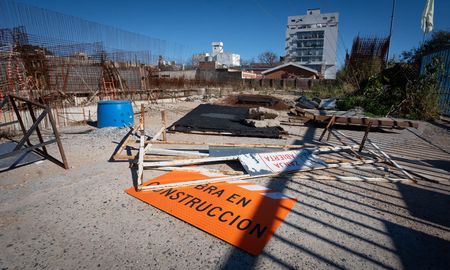 Todo un símbolo: así se encuentra la obra de ampliación de la planta potabilizadora de Assa en la ciudad de Santa Fe. Todo un símbolo: así se encuentra la obra de ampliación de la planta potabilizadora de Assa en la ciudad de Santa Fe.