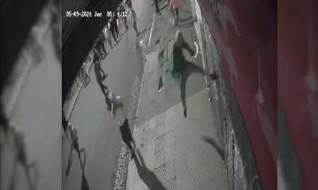 La Policía detuvo a 13 delincuentes, pero la mayoría fueron liberados a las pocas horas porque eran menores de edad. La Policía detuvo a 13 delincuentes, pero la mayoría fueron liberados a las pocas horas porque eran menores de edad.