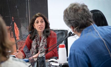 La damnificada cuestionó duramente al fiscal federal Martín Suárez Faisal por haber pedido la absolución de las empleadas de Bolsafé Valores. La damnificada cuestionó duramente al fiscal federal Martín Suárez Faisal por haber pedido la absolución de las empleadas de Bolsafé Valores.