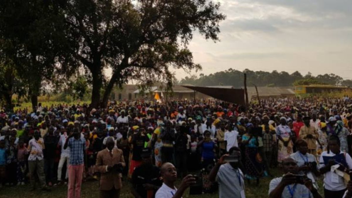 Catorce personas murieron y 34 más resultaron heridas cuando cayó un rayo en una reunión de oración en el distrito de Lamwo