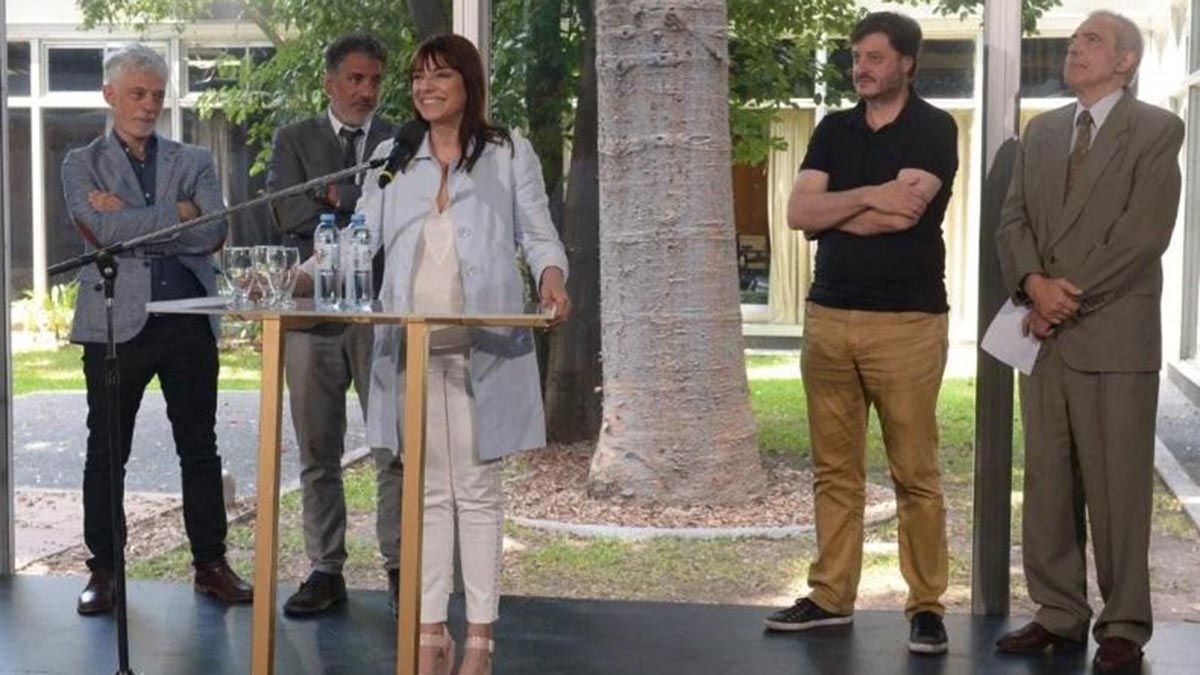 Rosario Lufrano y directivos de la TV Pública.