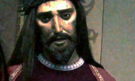 Video: captaron el momento en el que una imagen de Jesús abrió los ojos Video: captaron el momento en el que una imagen de Jesús abrió los ojos