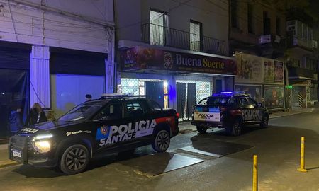 El grave episodio ocurrió en un bazar de calle San Jerónimo, casi en el cruce con Salta, en la ciudad de Santa Fe. El grave episodio ocurrió en un bazar de calle San Jerónimo, casi en el cruce con Salta, en la ciudad de Santa Fe.