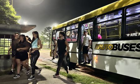 La línea más reciente añadida al sistema de transporte en Santa Fe es la que conecta la Estación Belgrano con la zona de boliches. La línea más reciente añadida al sistema de transporte en Santa Fe es la que conecta la Estación Belgrano con la zona de boliches.