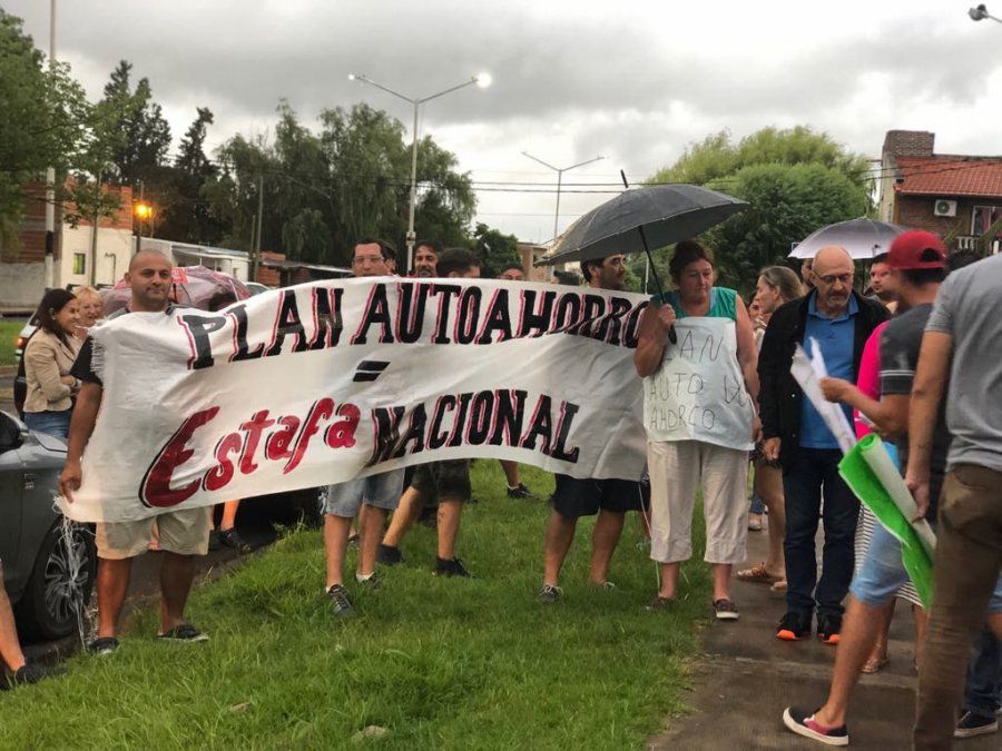 Autoconvocados por planes de autoahorro fueron recibidos por Defensores del Pueblo
