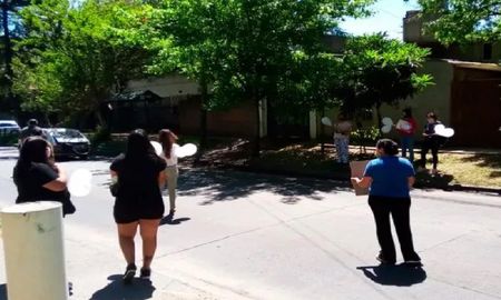 Adrogué: estremecedor audio de una nena de 5 años acusando a su maestra de pegarle Adrogué: estremecedor audio de una nena de 5 años acusando a su maestra de pegarle
