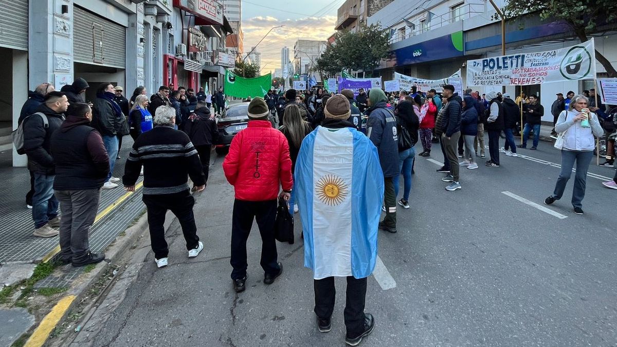 Corte total en Rivadavia y Crespo por la manifestación de Utram.