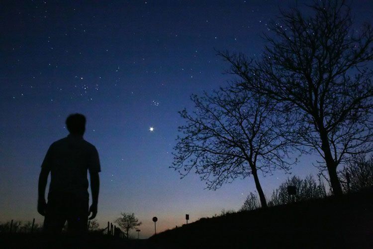 Observan los últimos instantes de la vida de una estrella