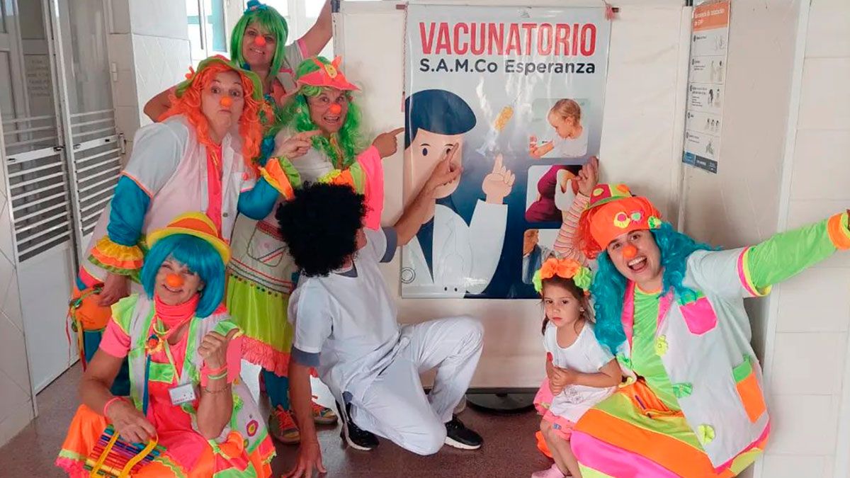 Enfermeros y enfermeras del Samco de Esperanza tuvieron una idea muy creativa para acompañar la campaña de vacunación.