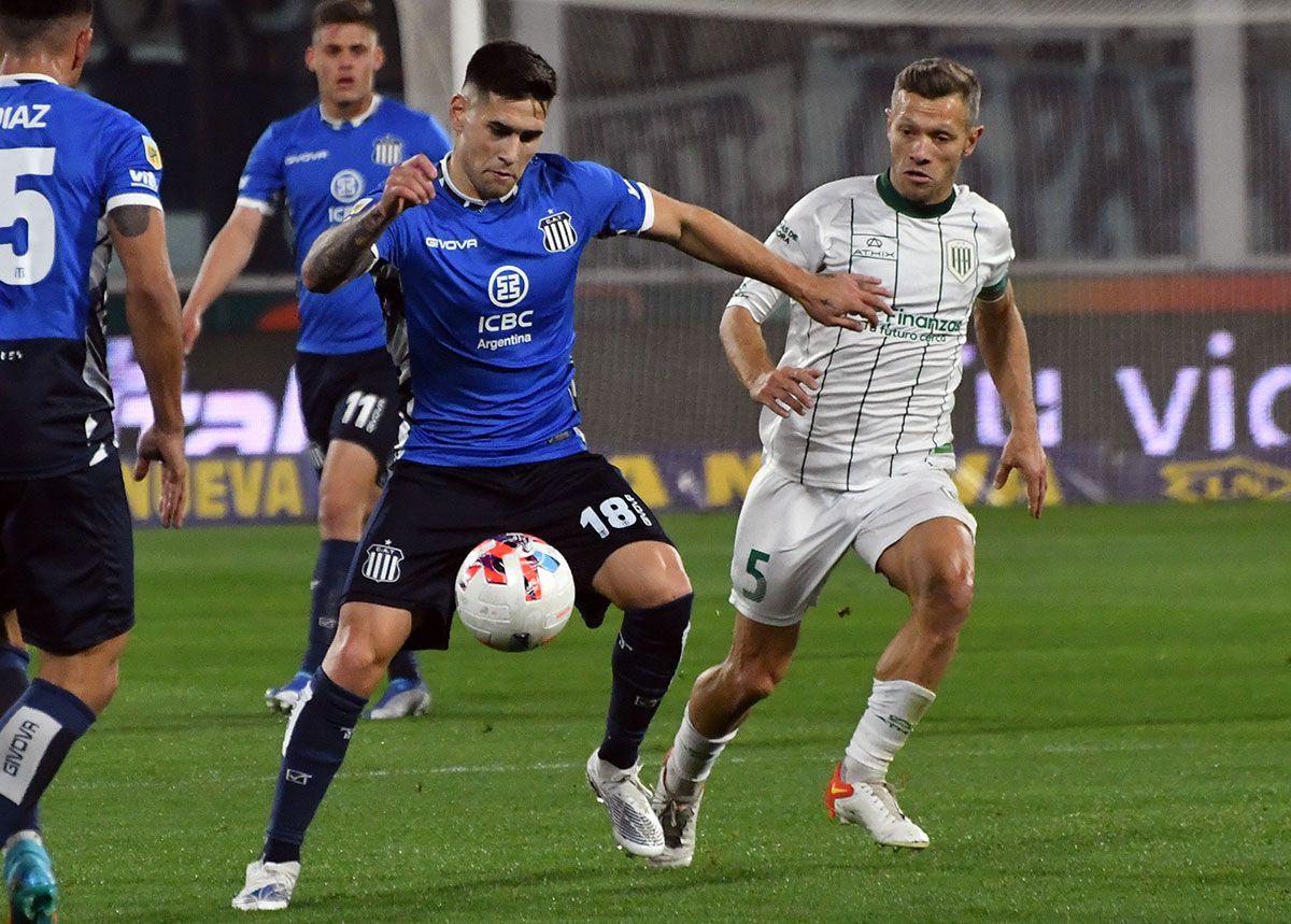 Talleres y Banfield juegan este miércoles en Rosario en busca de un lugar en la final de la Copa Argentina.