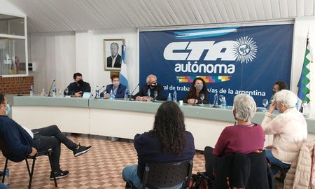 La Central de los Trabajadores de la Argentina Autónoma (CTAA) reafirmó su compromiso con las demandas populares y reclamó la recomposición de las medidas de estímulo como el IFE y la ATP. La Central de los Trabajadores de la Argentina Autónoma (CTAA) reafirmó su compromiso con las demandas populares y reclamó la recomposición de las medidas de estímulo como el IFE y la ATP.