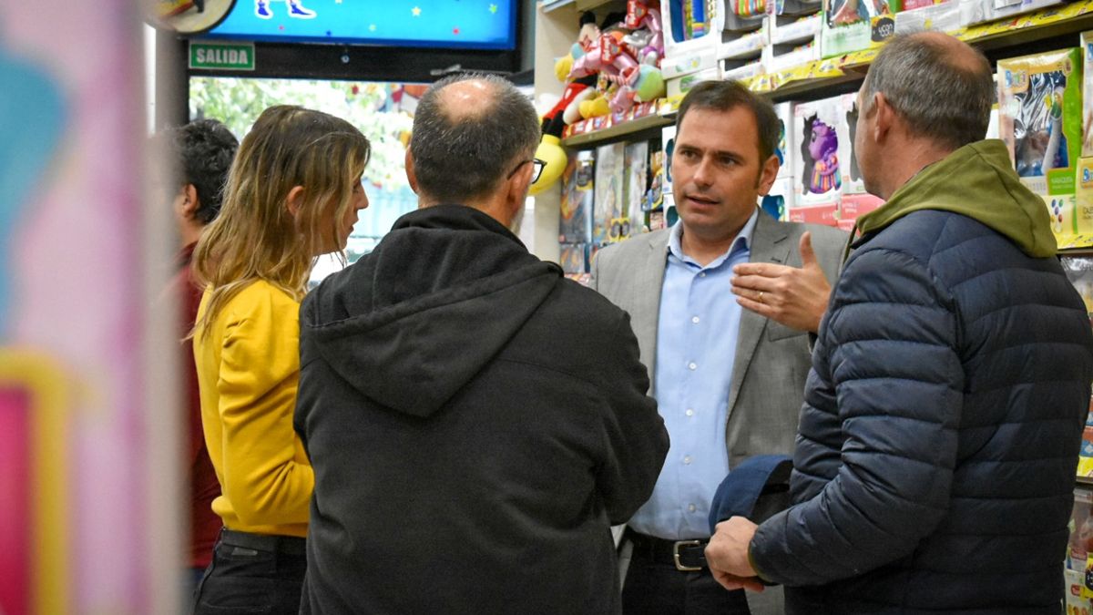 El secretario de Comercio Interior de Santa Fe, Marcos Aviano, advirtió a la gente que no convalide cualquier precio y aseguró que los acuerdos nacionales y provinciales siguen vigentes. El secretario de Comercio Interior de Santa Fe, Marcos Aviano, advirtió a la gente que no convalide cualquier precio y aseguró que los acuerdos nacionales y provinciales siguen vigentes.
