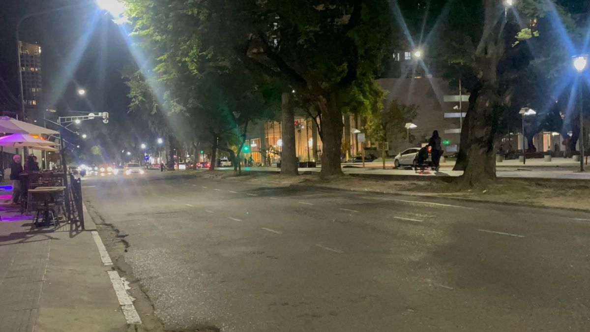 Tarde violenta en Bulevar: un hombre fue herido de arma blanca y trasladado al Hospital Cullen.