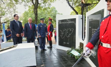 lifschitz : ?malvinas es una deuda de la democracia argentina? lifschitz : ?malvinas es una deuda de la democracia argentina?