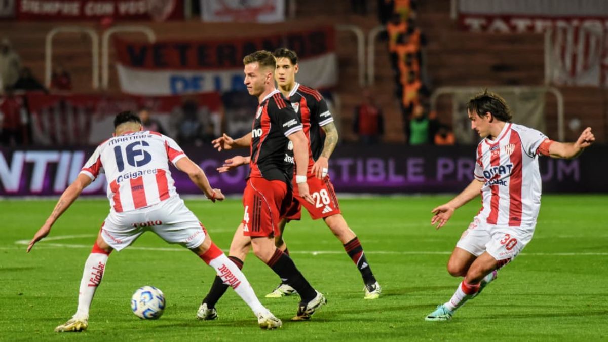 Unión y River igualan 0 a 0 en Copa Argentina.