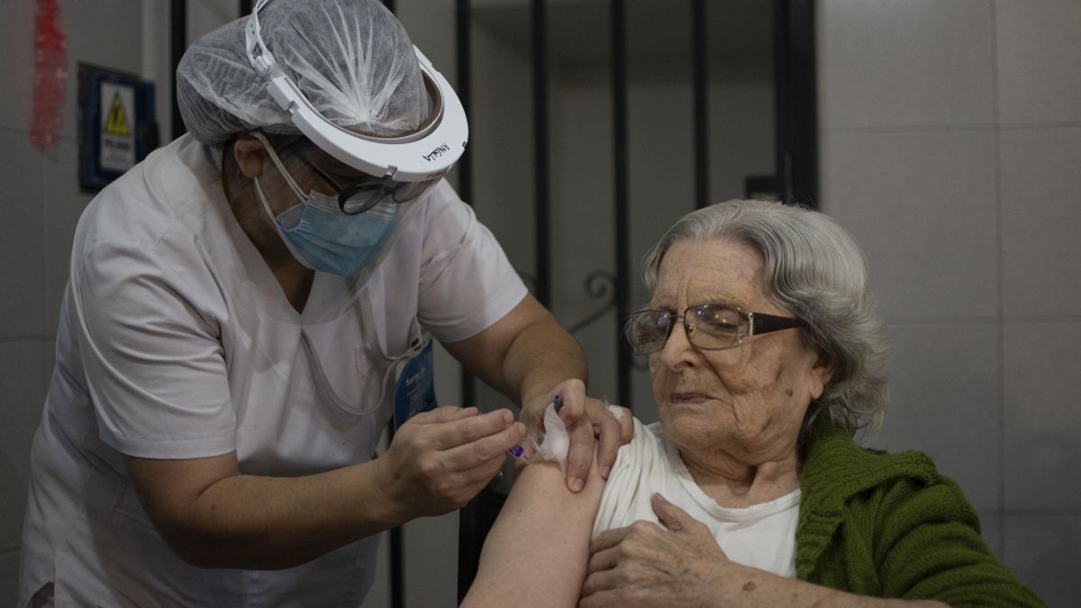 El Ministerio de Salud lanza la campaña de vacunación en los geriátricos de la provincia