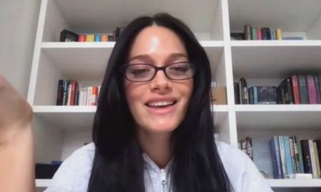 Oriana Sabatini reveló los detalles de Podría quedarme acá, su primera novela de ficción. Oriana Sabatini reveló los detalles de Podría quedarme acá, su primera novela de ficción.