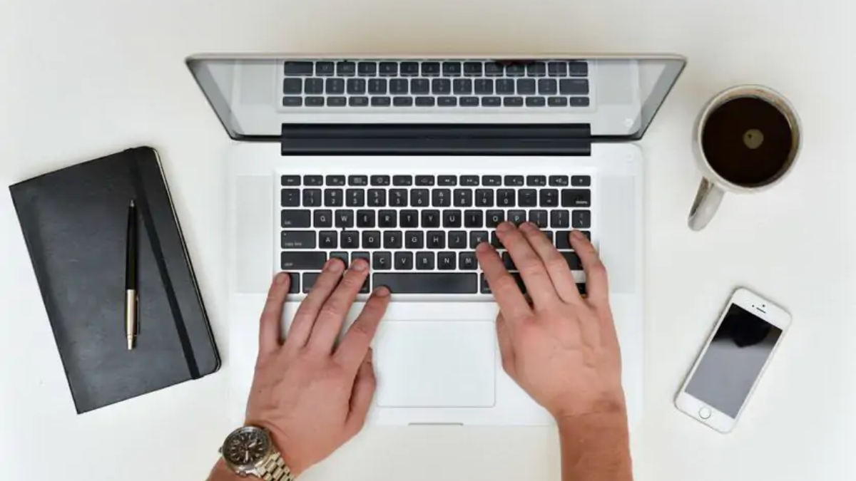 La UBA ofrece un curso online con rápida salida laboral. Se trata del curso de Community Manager. La UBA ofrece un curso online con rápida salida laboral. Se trata del curso de Community Manager.
