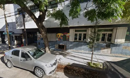 Un estudiante de 13 años en Mar del Plata agredió a otro para robarle las zapatillas. Un estudiante de 13 años en Mar del Plata agredió a otro para robarle las zapatillas.