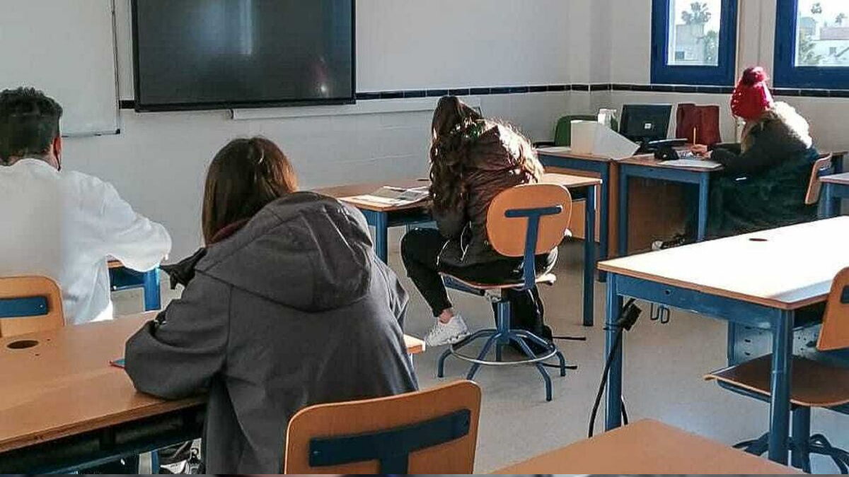Dudas entre los padres sobre el dictado de clases en las escuelas. 
