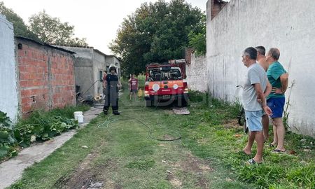 Investigan si en el incendio hubo participación de ladrones que ingresaron a robar en la vivienda. Investigan si en el incendio hubo participación de ladrones que ingresaron a robar en la vivienda.