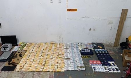 Detuvieron en Rosario a tres integrantes de una banda de prestamistas que baleaba a quiénes se atrasaban con las cuotas. Detuvieron en Rosario a tres integrantes de una banda de prestamistas que baleaba a quiénes se atrasaban con las cuotas.