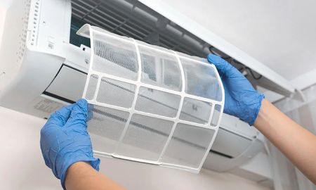Los filtros del aire acondicionado se deben cambiar regularmente. Los filtros del aire acondicionado se deben cambiar regularmente.