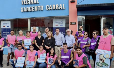 La campaña tuvo como objetivo ayudar e informar a los vecinos y vecinas sobre las medidas que deben tomar en sus hogares para que el mosquito no se críe y pueda transmitir las enfermedades. La campaña tuvo como objetivo ayudar e informar a los vecinos y vecinas sobre las medidas que deben tomar en sus hogares para que el mosquito no se críe y pueda transmitir las enfermedades.