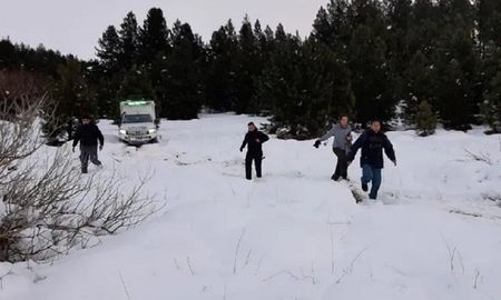 un adolescente se desplazaba en culipatin por la nieve, golpeo la cabeza contra un poste y murio un adolescente se desplazaba en culipatin por la nieve, golpeo la cabeza contra un poste y murio