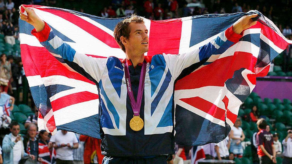 El 5 de agosto de 2012, Andy Murray conquistó la medalla de oro en los Juegos Olímpicos de Londres tras vencer en la final al suizo Roger Federer, y fue el primer británico en alzarse con la presea dorada en tenis desde que Josiah Ritchie lo hiciera en 1908. El 5 de agosto de 2012, Andy Murray conquistó la medalla de oro en los Juegos Olímpicos de Londres tras vencer en la final al suizo Roger Federer, y fue el primer británico en alzarse con la presea dorada en tenis desde que Josiah Ritchie lo hiciera en 1908.