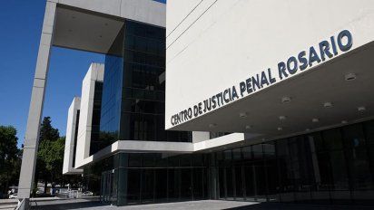 Dos presos engañaron a una joven con discapacidad para estafar a su madre por más de 30 millones de pesos