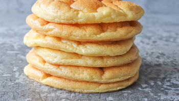Cómo hacer pan de nube sin harina: la receta baja en carbohidratos y esponjosa con solo 3 ingredientes