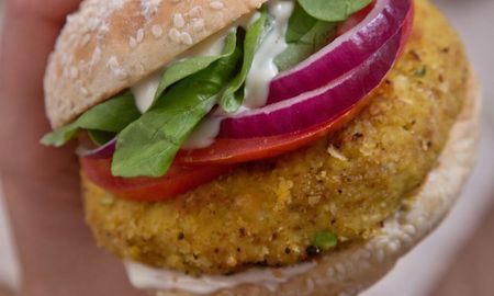 Deliciosas hamburguesas vegetarianas y proteicas. Deliciosas hamburguesas vegetarianas y proteicas.