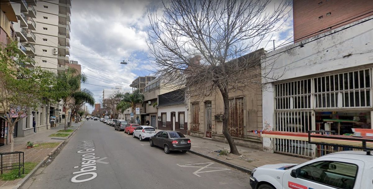 Robaron una moto en el centro de la ciudad de Santa Fe en 15 segundos y a plena luz del día. Todo quedó registrado en las cámaras de seguridad.
