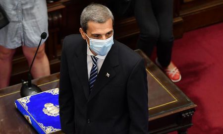 Ricardo Guerra asumió como senador por La Rioja este miércoles, en reemplazo del fallecido Carlos Menem. Ricardo Guerra asumió como senador por La Rioja este miércoles, en reemplazo del fallecido Carlos Menem.