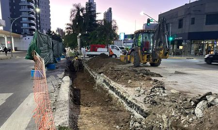 Continúa este martes el corte de Assa en Bulevar y 25 de Mayo por los trabajos en la cloaca máxima. Continúa este martes el corte de Assa en Bulevar y 25 de Mayo por los trabajos en la cloaca máxima.