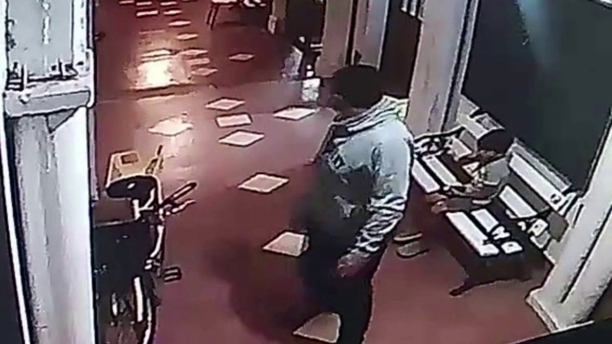&nbsp;Video: le robó el celular a un nene de 5 años en una iglesia