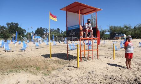 El gobierno de la provincia habilitó en la ciudad de Rosario la concurrencia de personas a las playas. El gobierno de la provincia habilitó en la ciudad de Rosario la concurrencia de personas a las playas.