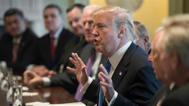 Trump respalda que los maestros vayan armados a las escuelas