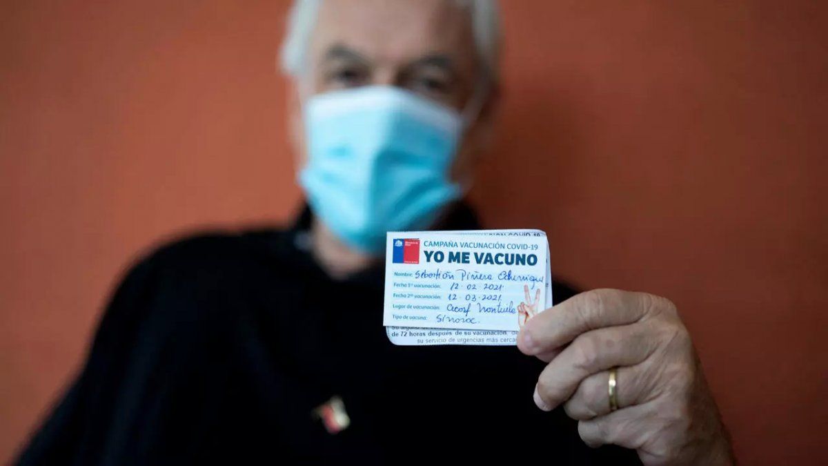 Chile es elogiado mundialmente por su plan de vacunación.