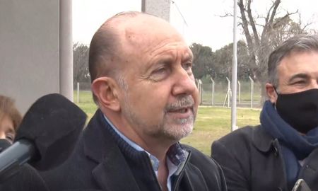 Nuestra provincia se preparó para tener presencialidad, vacuno a todos los docentes, la única provincia que tuvo a los docentes vacunados en su totalidad y con ambas dosis, enumeró el mandatario. Nuestra provincia se preparó para tener presencialidad, vacuno a todos los docentes, la única provincia que tuvo a los docentes vacunados en su totalidad y con ambas dosis, enumeró el mandatario.