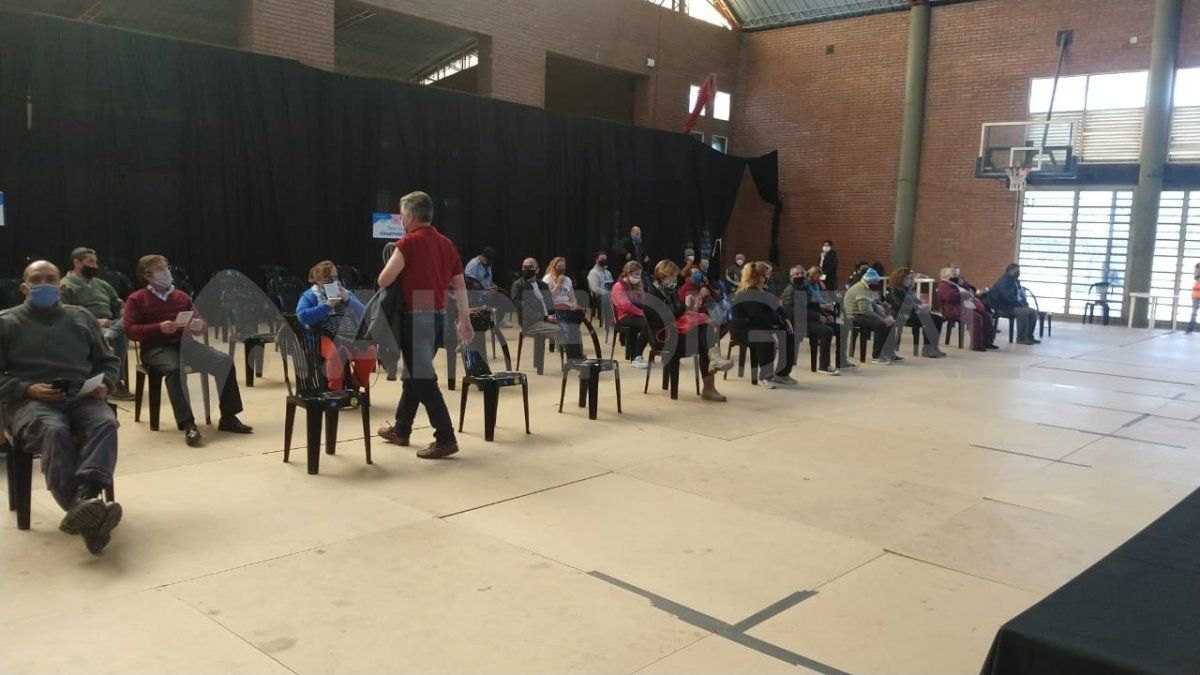 Martorano informó que se realizan 6.000 testeos diarios en el sector público.