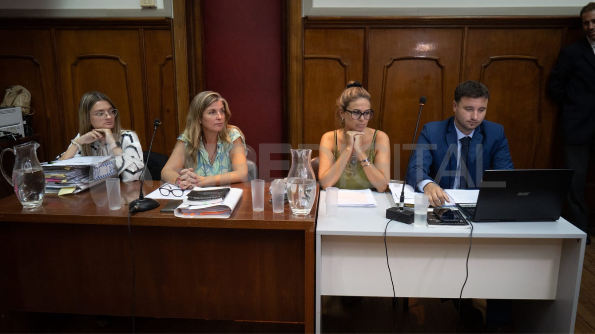 La fiscal Ana Laura Gioria y los abogados querellantes, Walker Torres y Pautasso