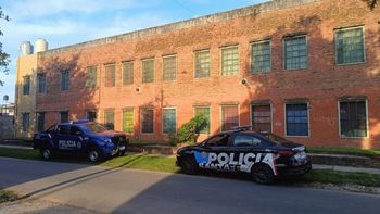 Susto en una escuela de Rosario: encontraron una supuesta granada y una nota amenazante