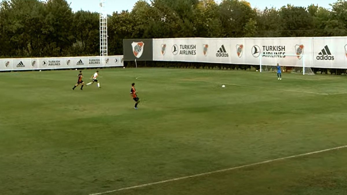 La Reserva de Colón cayó por goleada 7-0 ante River y el defensor sabalero Román Barreto tuvo la desgracia de anotar dos goles en contra.